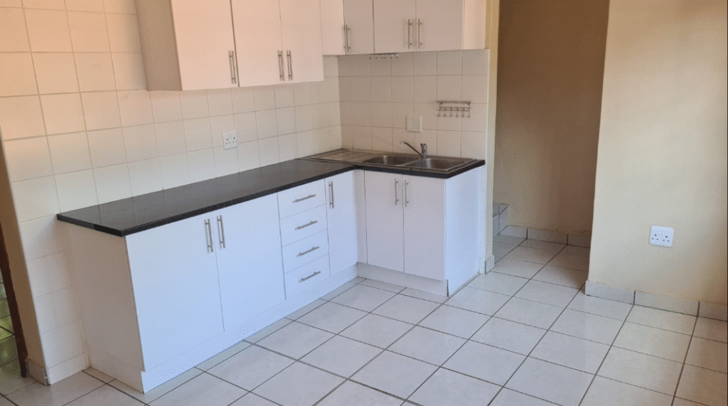Deluxe Ensuite Studio Apartment
